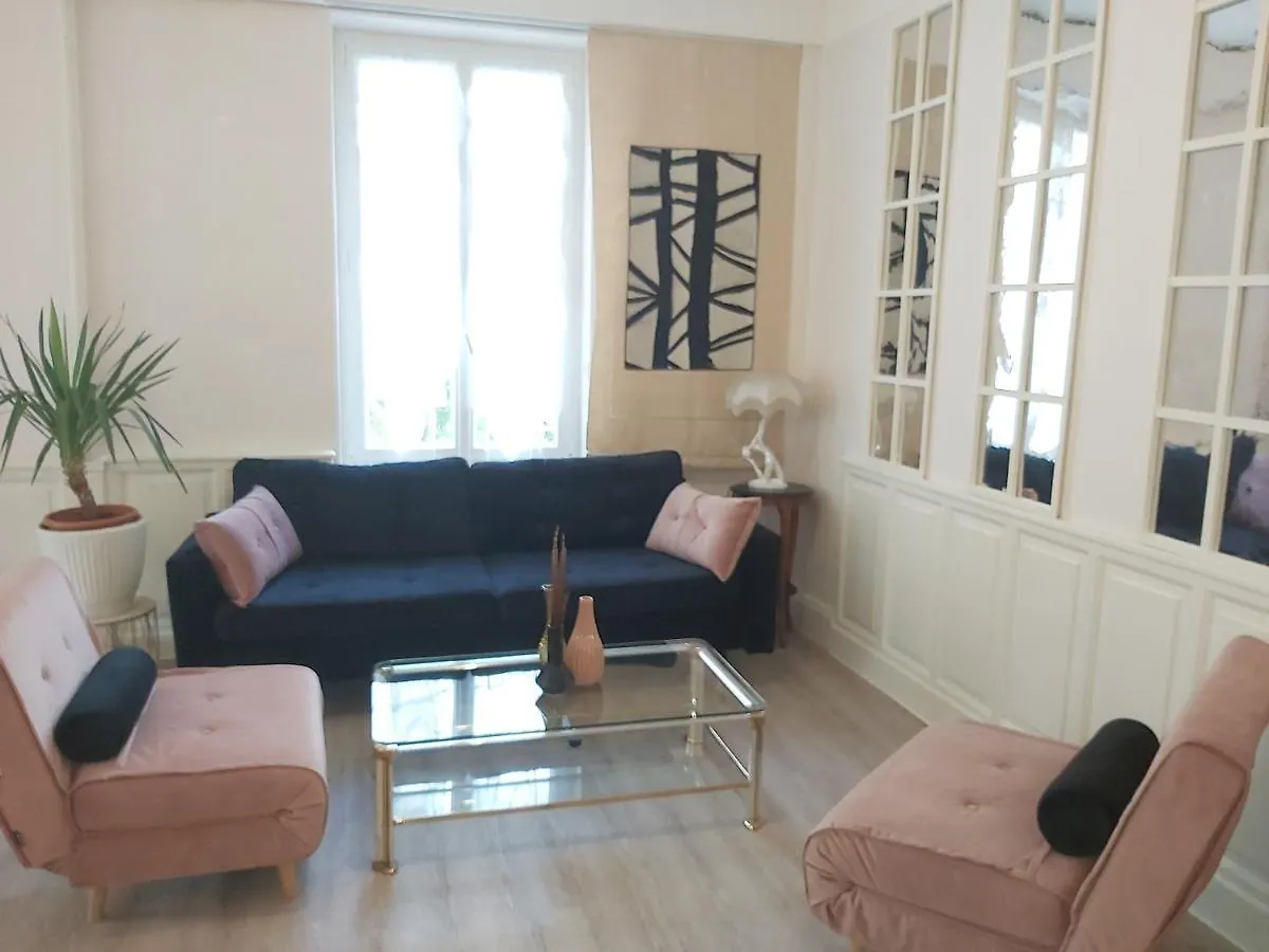 Holiday home La Maison Du 16 Vichy