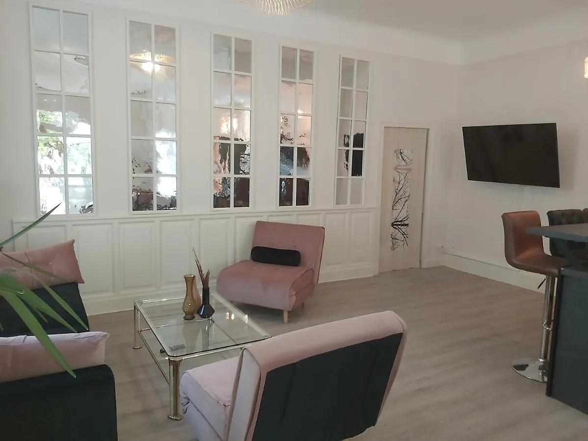 La Maison Du 16 Vichy 0*,